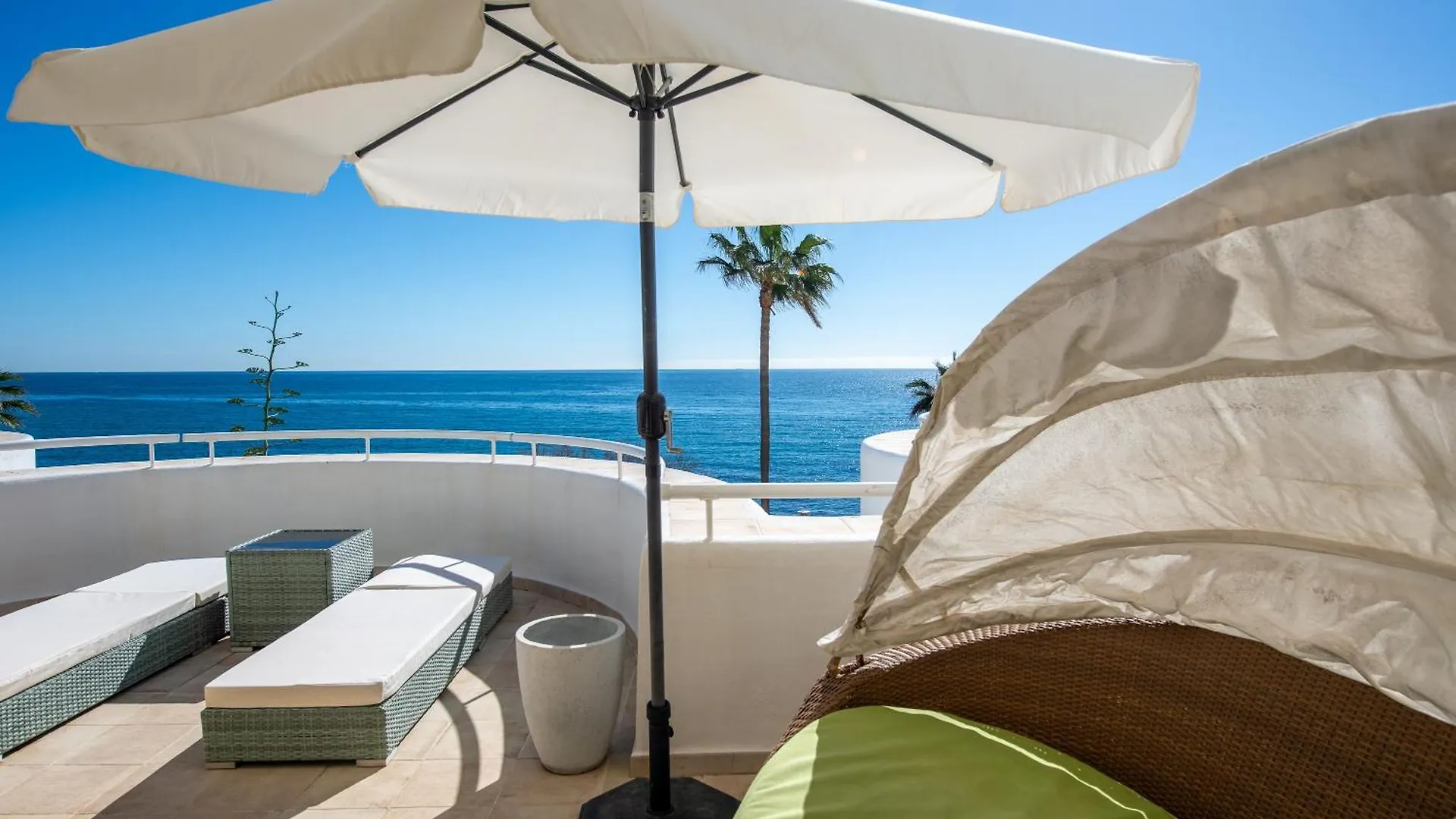 Beach Apartment Sinfonia - 2Br, Pool Estepona