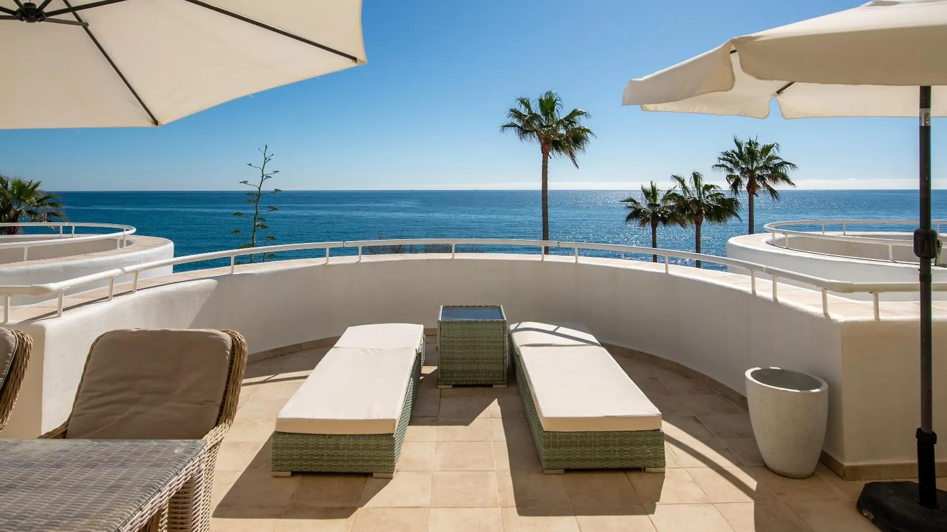 Beach Apartment Sinfonia - 2Br, Pool Estepona