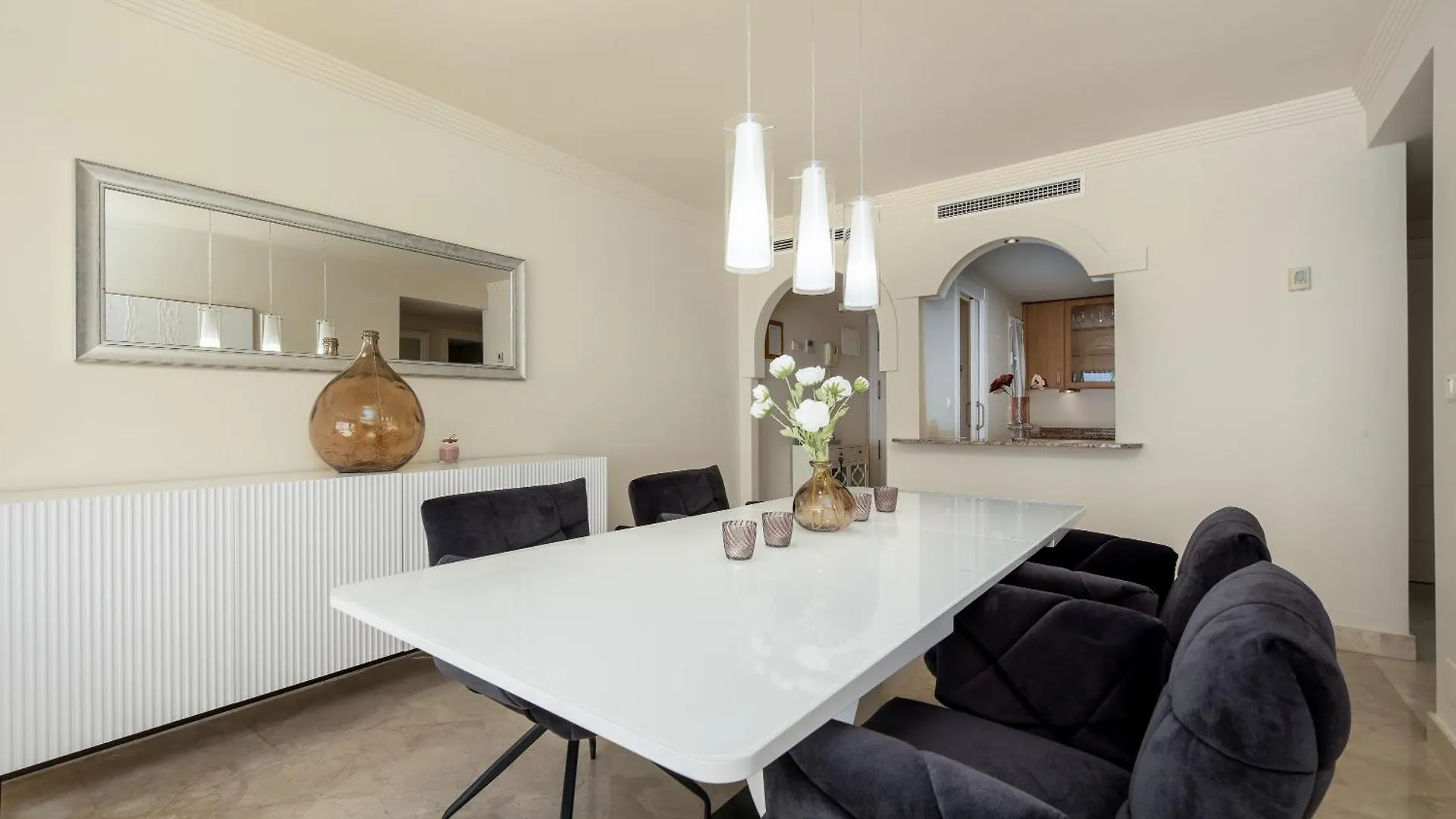 Beach Apartment Sinfonia - 2Br, Pool Estepona