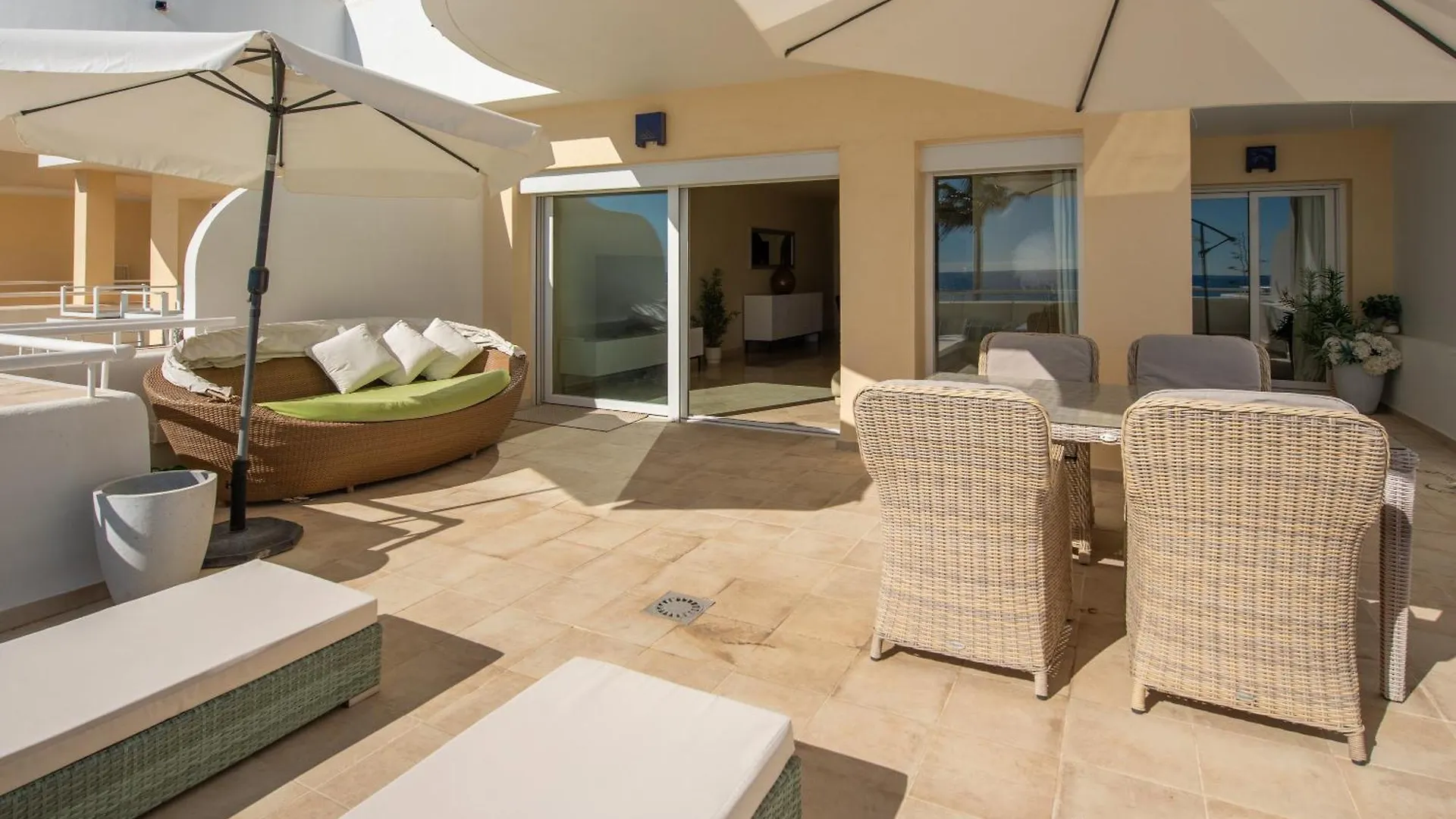 Beach Apartment Sinfonia - 2Br, Pool Estepona