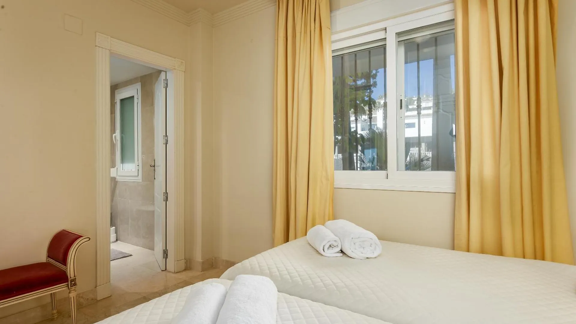 Beach Apartment Sinfonia - 2Br, Pool Estepona